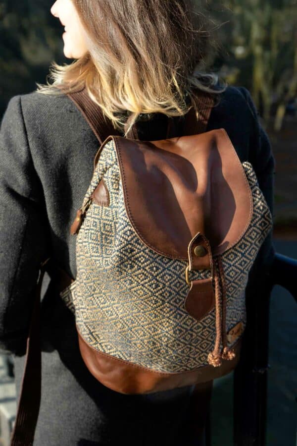 Sac à dos femme en toile de jute et cuir fait-main - POTLA – Image 2